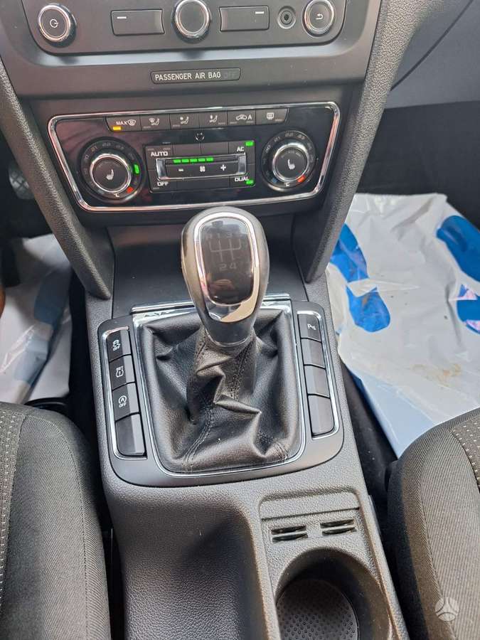 Skoda Superb 2012 — photo 15