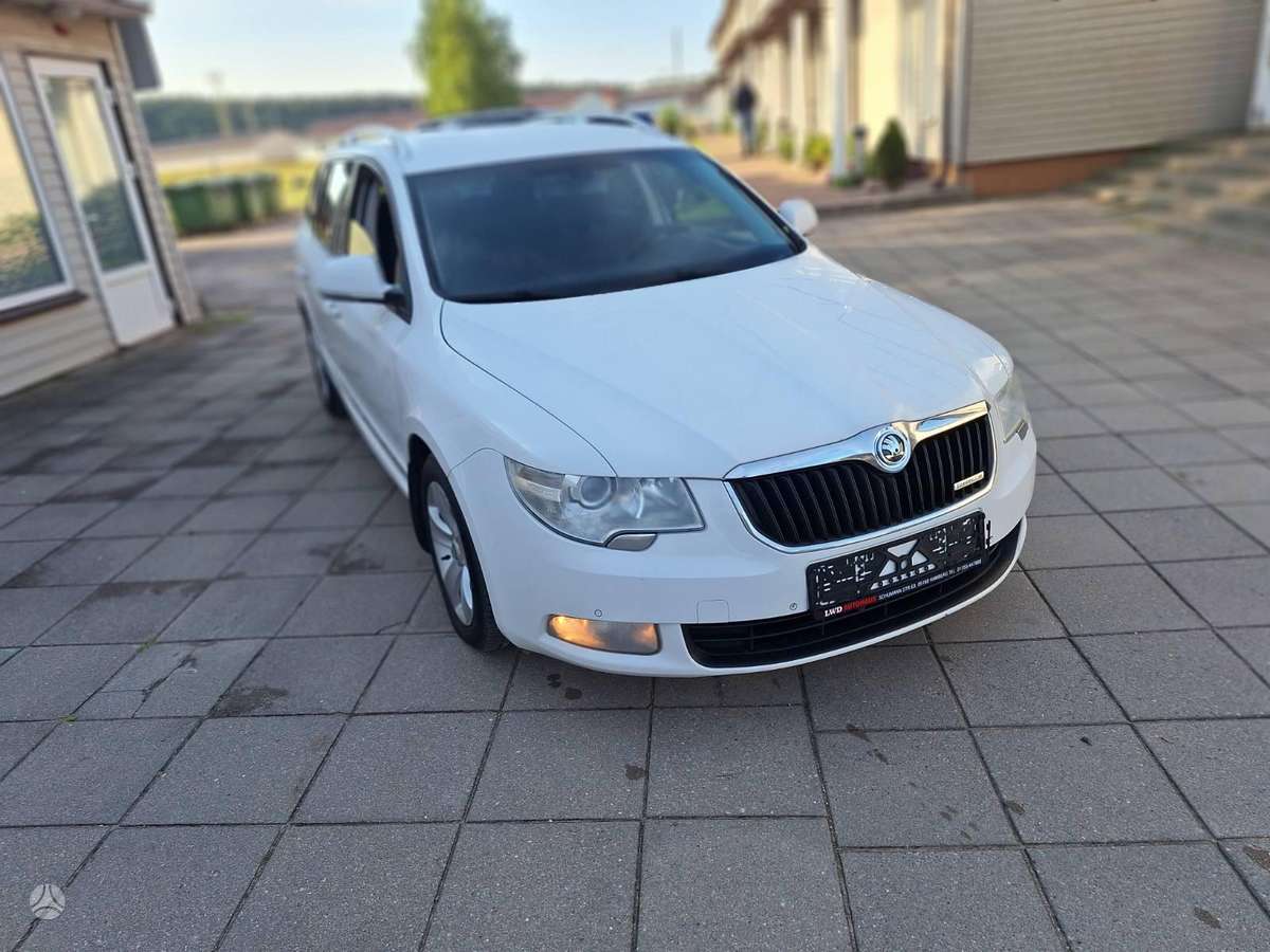Skoda Superb 2012 — photo 21