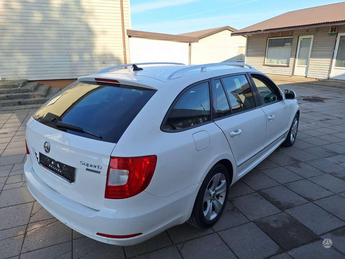 Skoda Superb 2012 — photo 23