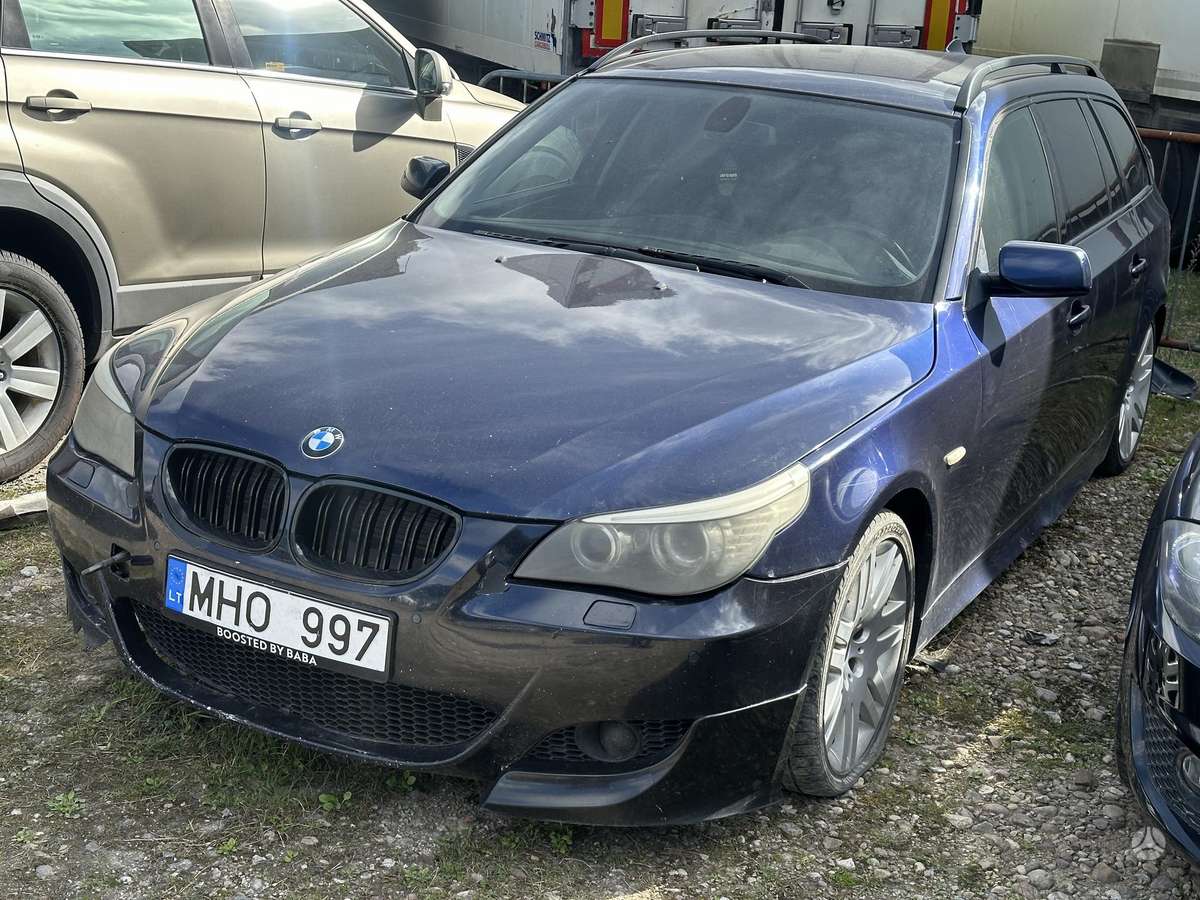 BMW 525 2007 — interior