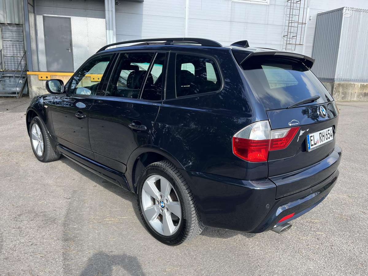 BMW X3 2010 — вигляд ззаду