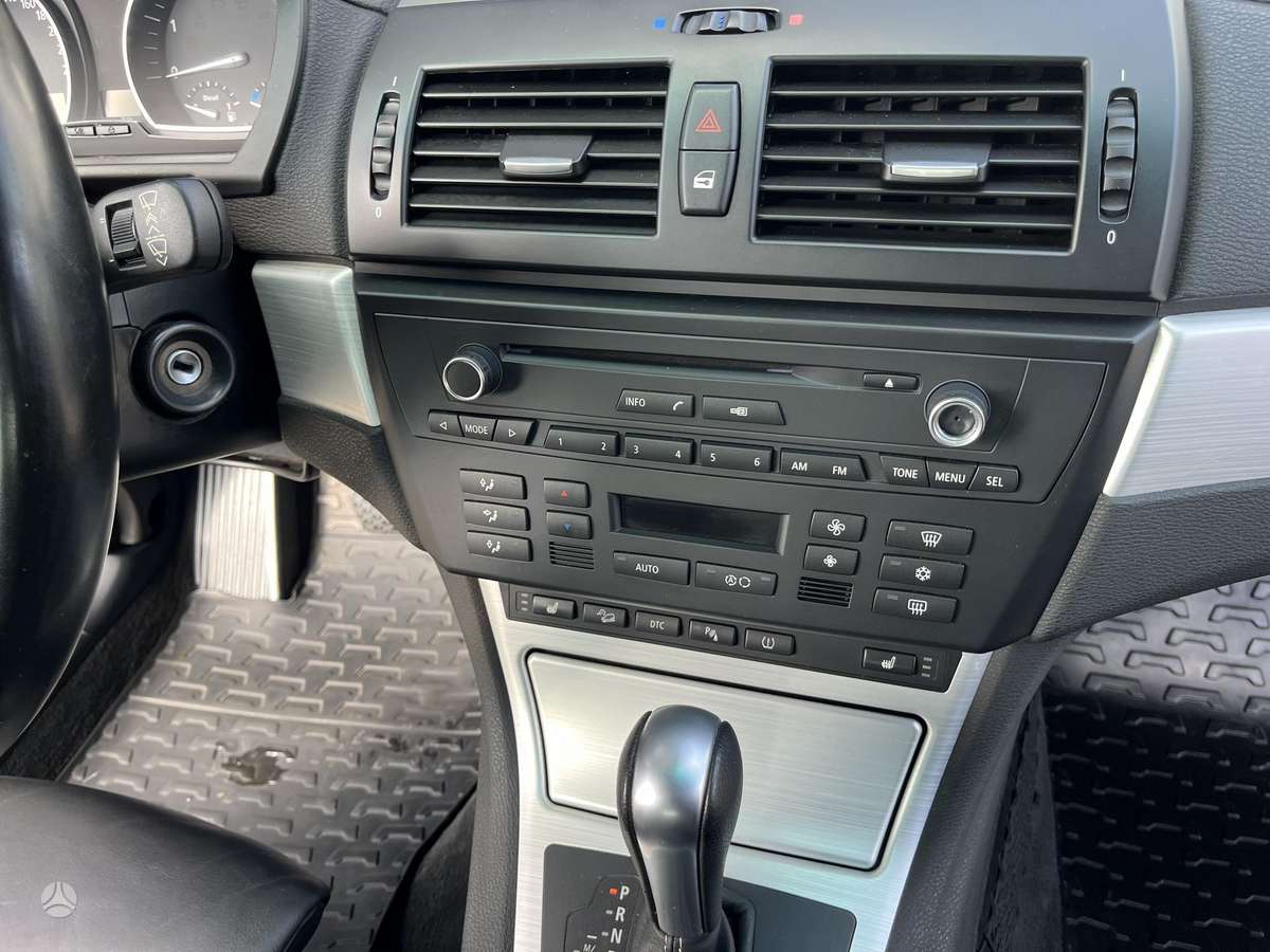 BMW X3 2010 — фото 29