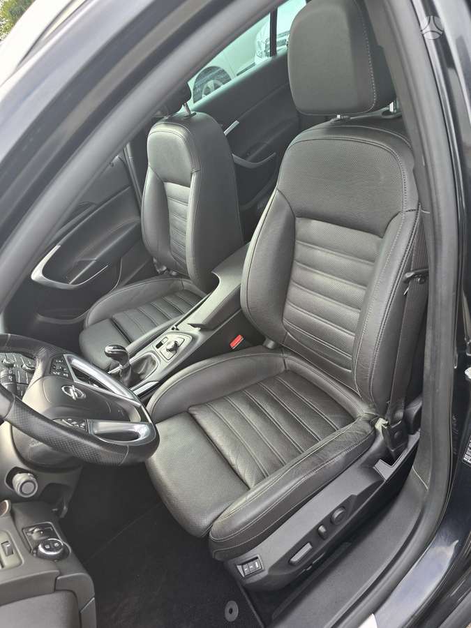 Opel Insignia 2012 — photo 14