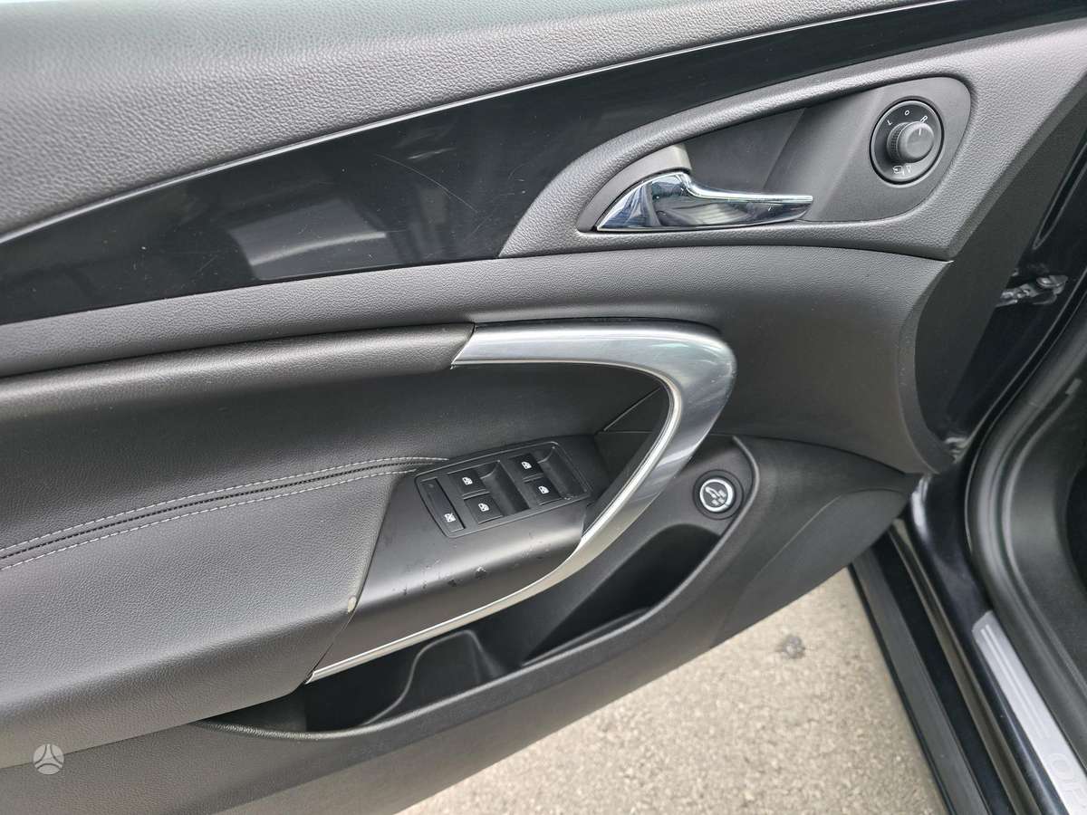 Opel Insignia 2012 — photo 15