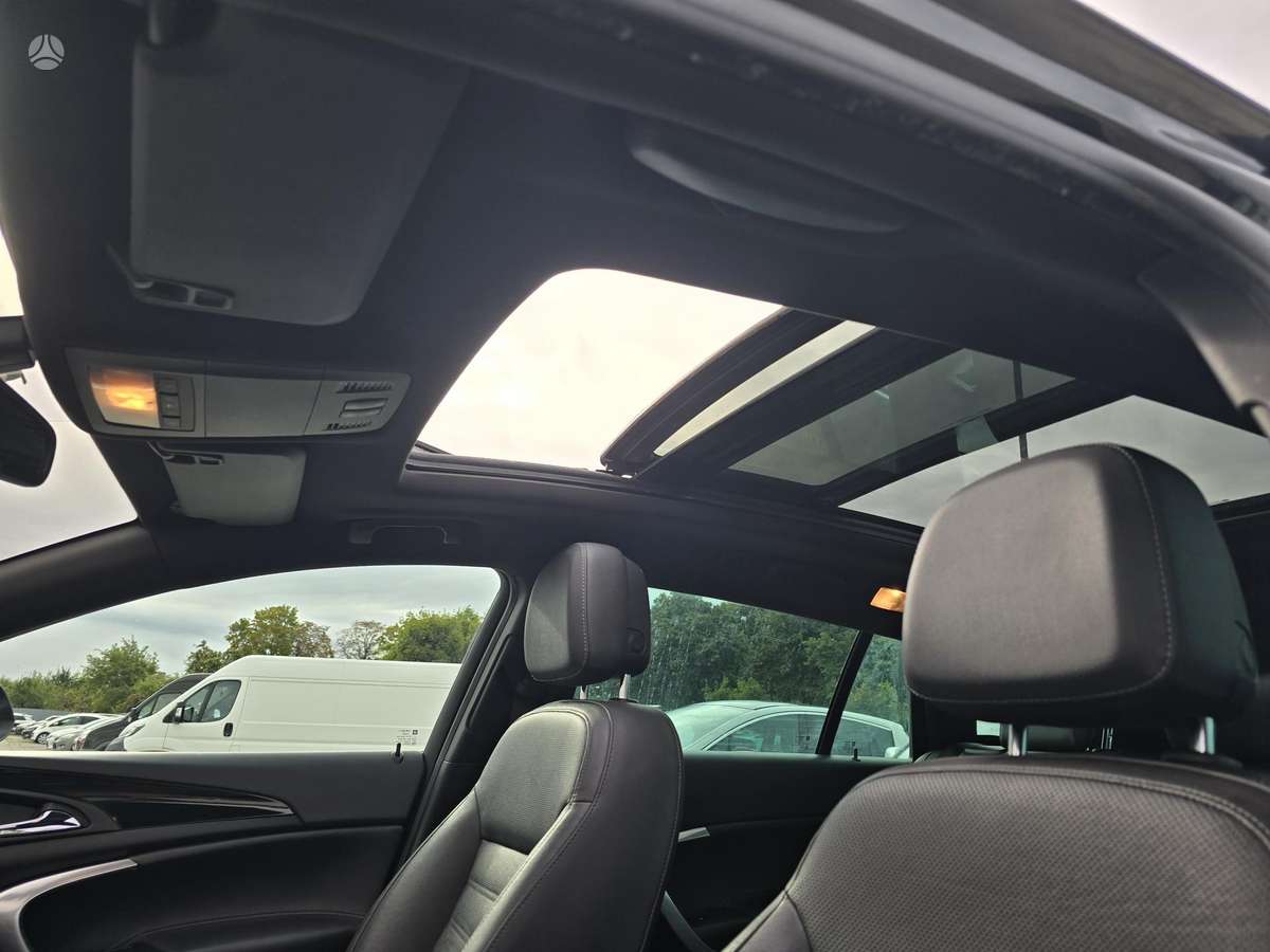 Opel Insignia 2012 — photo 16