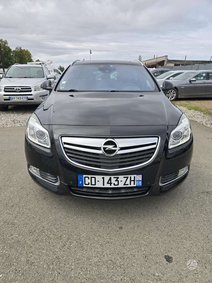 Opel Insignia 2012 — rear view