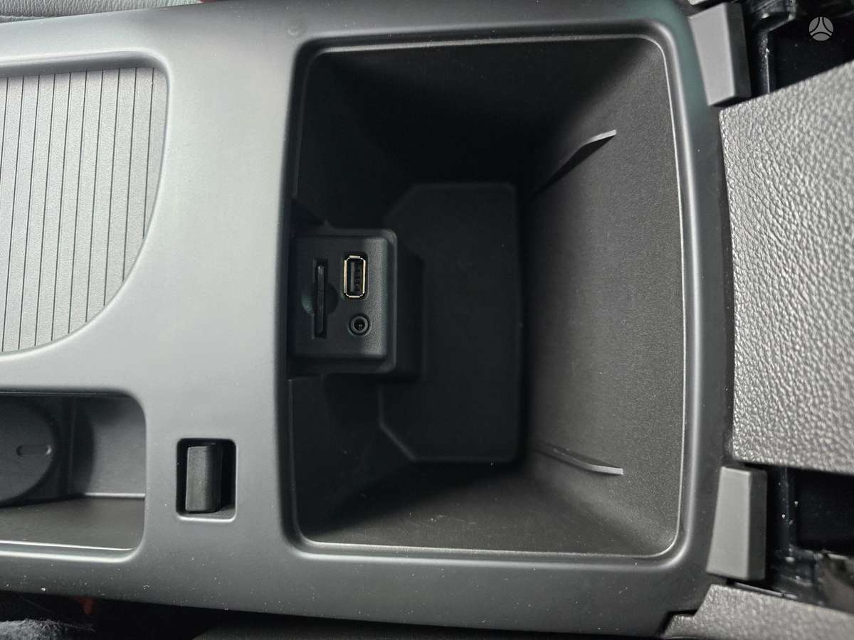Opel Insignia 2012 — photo 29