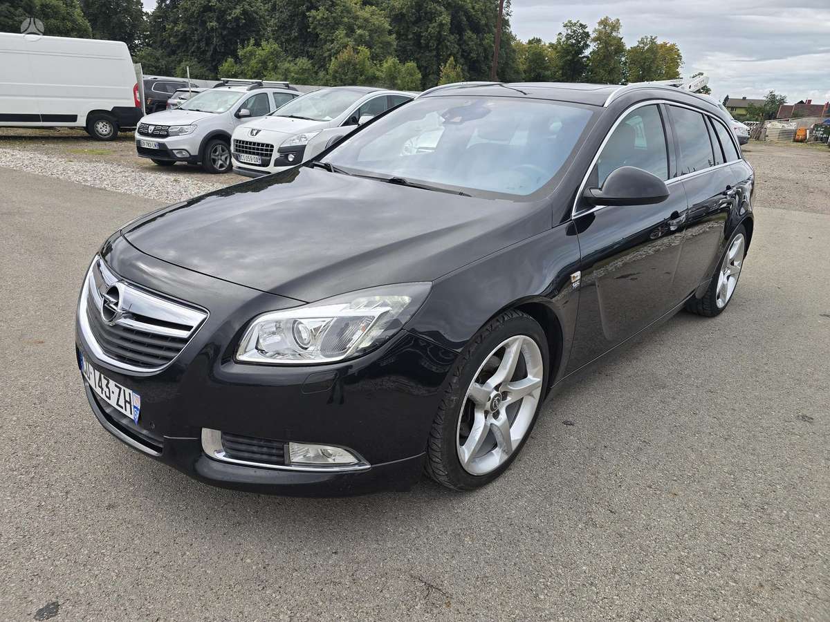 Opel Insignia 2012 — interior