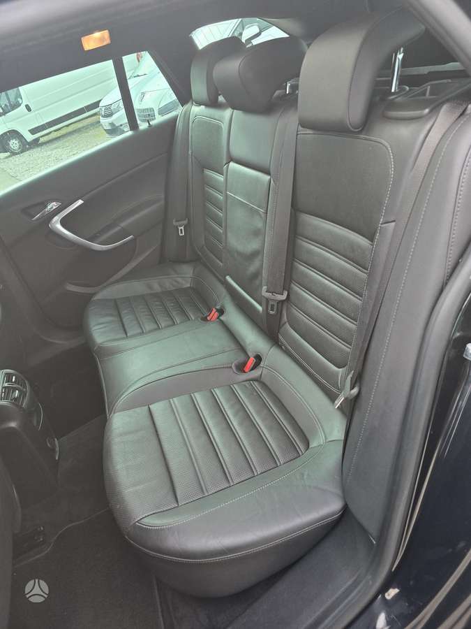 Opel Insignia 2012 — photo 35