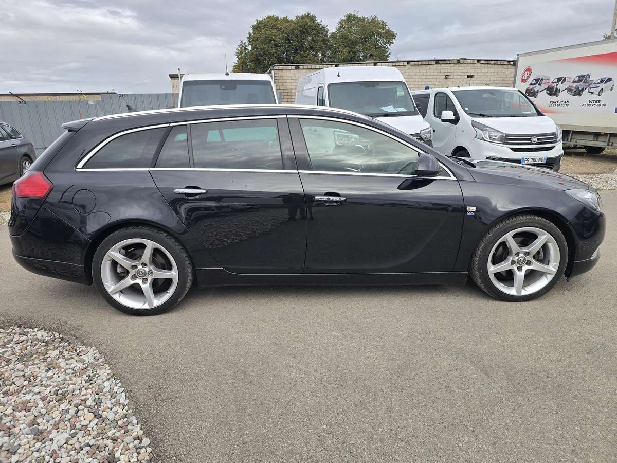 Opel Insignia 2012 — photo 8