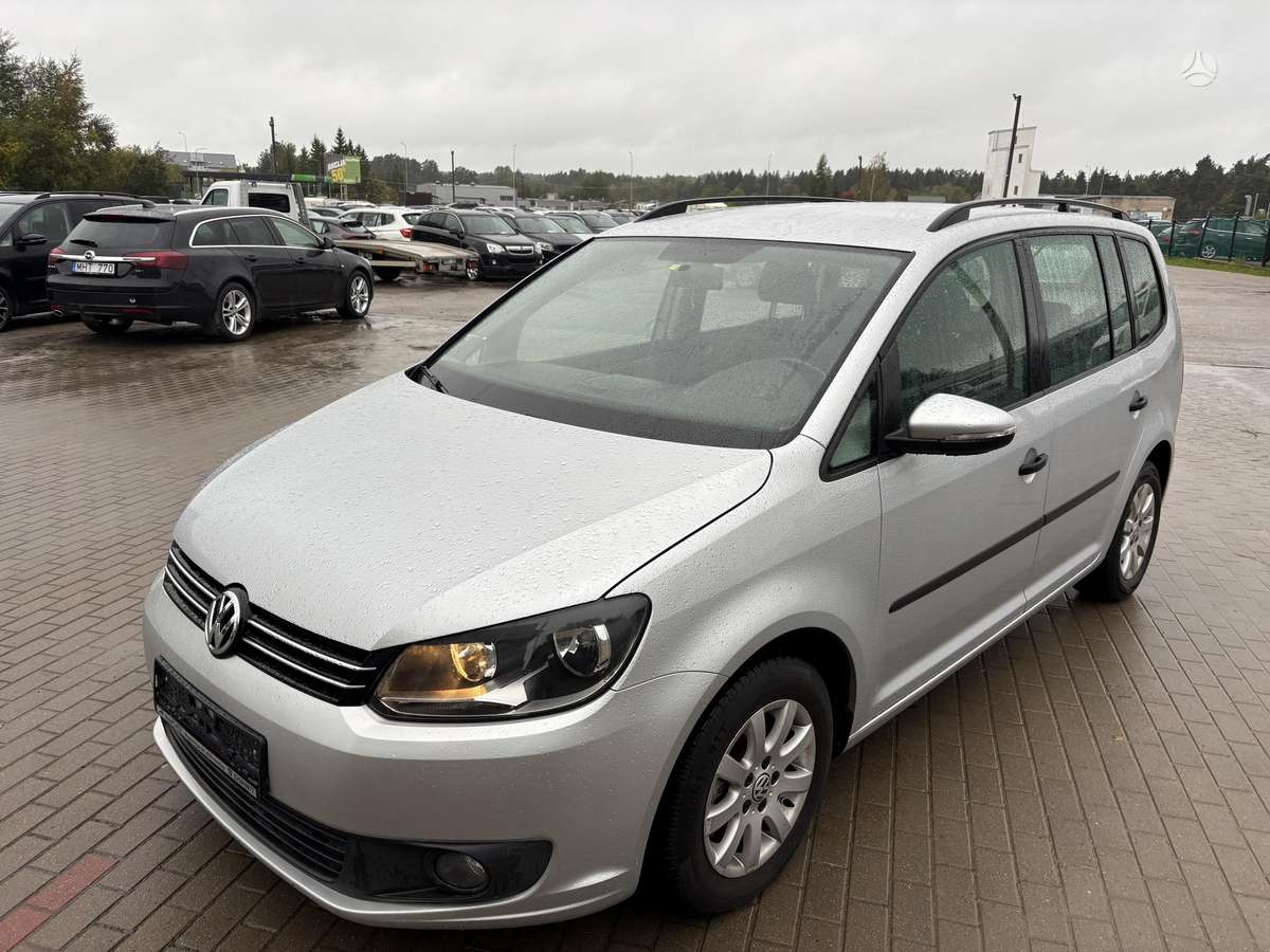 Volkswagen Touran 2013 — двигун 1598 cm³, 105 HP (77kW)