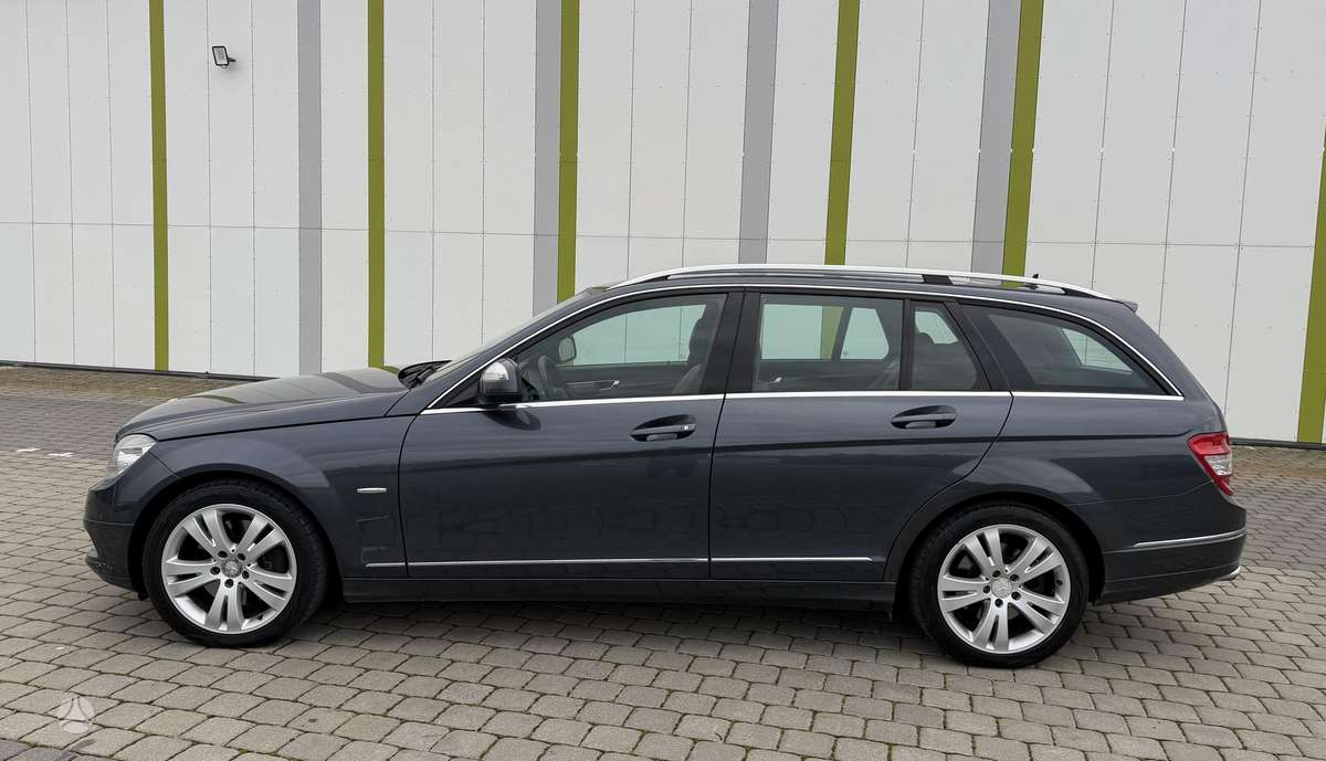 Mercedes-Benz E320 2008 — photo 11