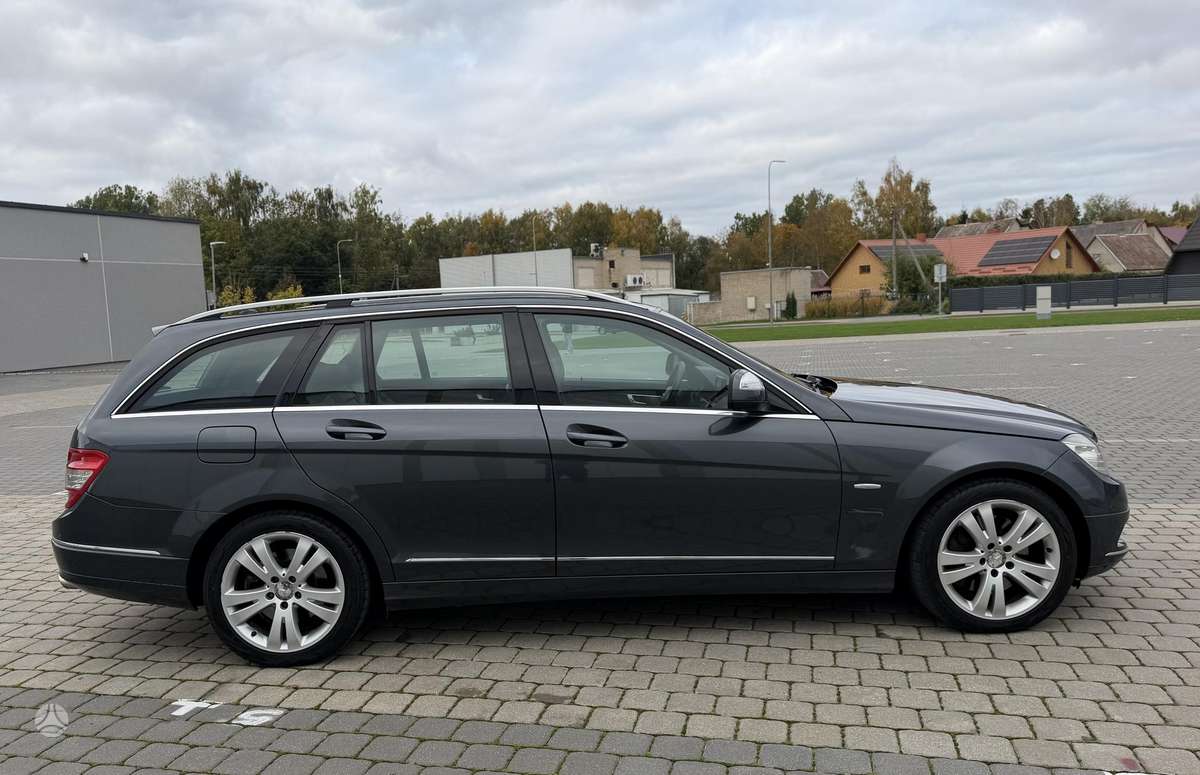 Mercedes-Benz E320 2008 — photo 7