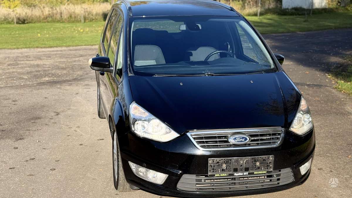 Ford Galaxy 2013 — photo 11