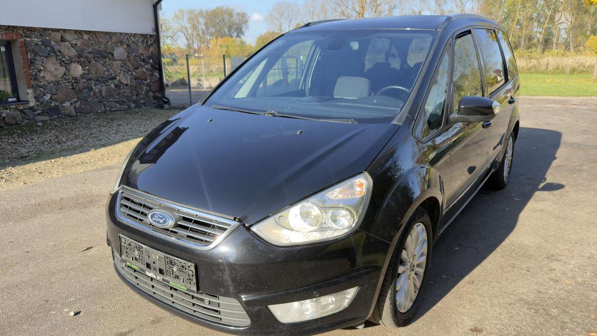 Ford Galaxy 2013 — photo 18