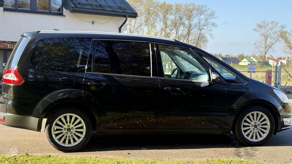 Ford Galaxy 2013 — photo 6
