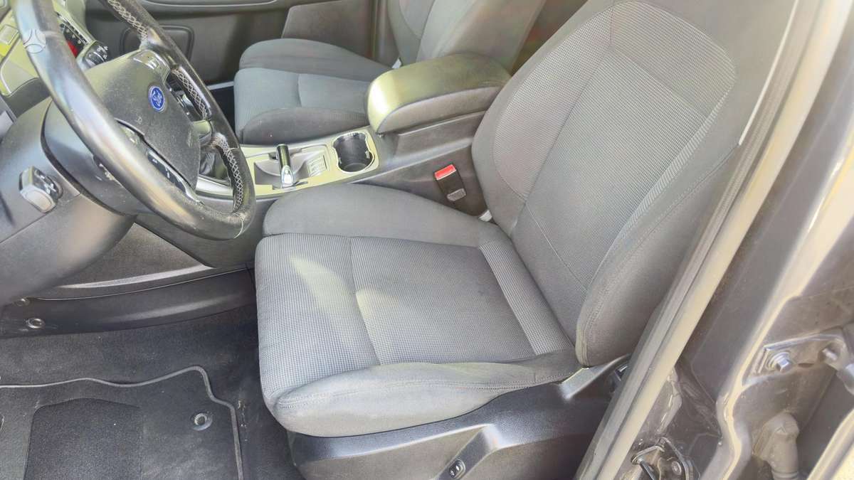 Ford Galaxy 2010 — photo 12