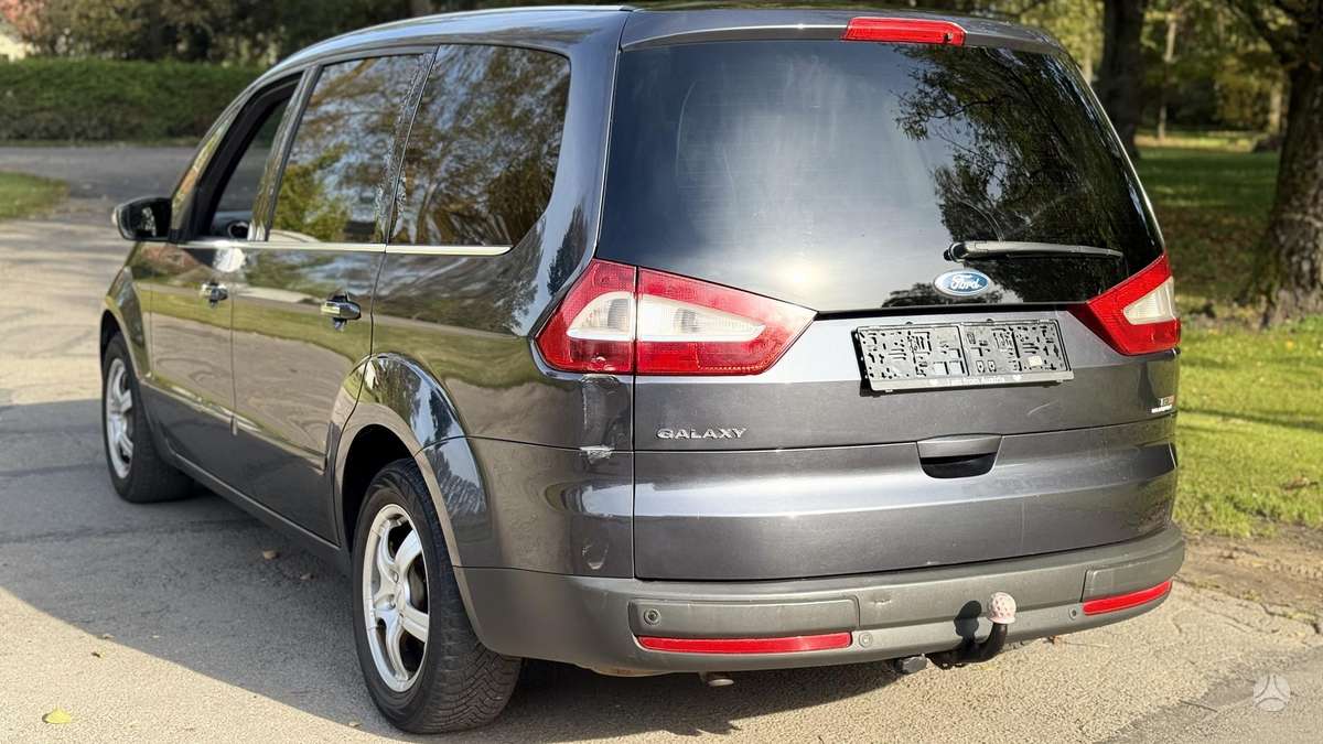 Ford Galaxy 2010 — interior