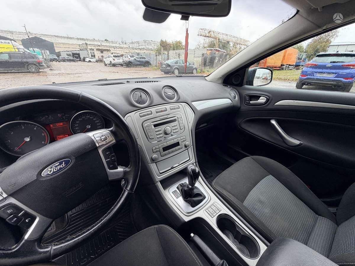 Ford Mondeo 2010 — photo 7