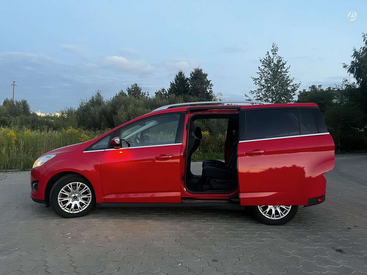 Ford Grand 2013 — photo 10