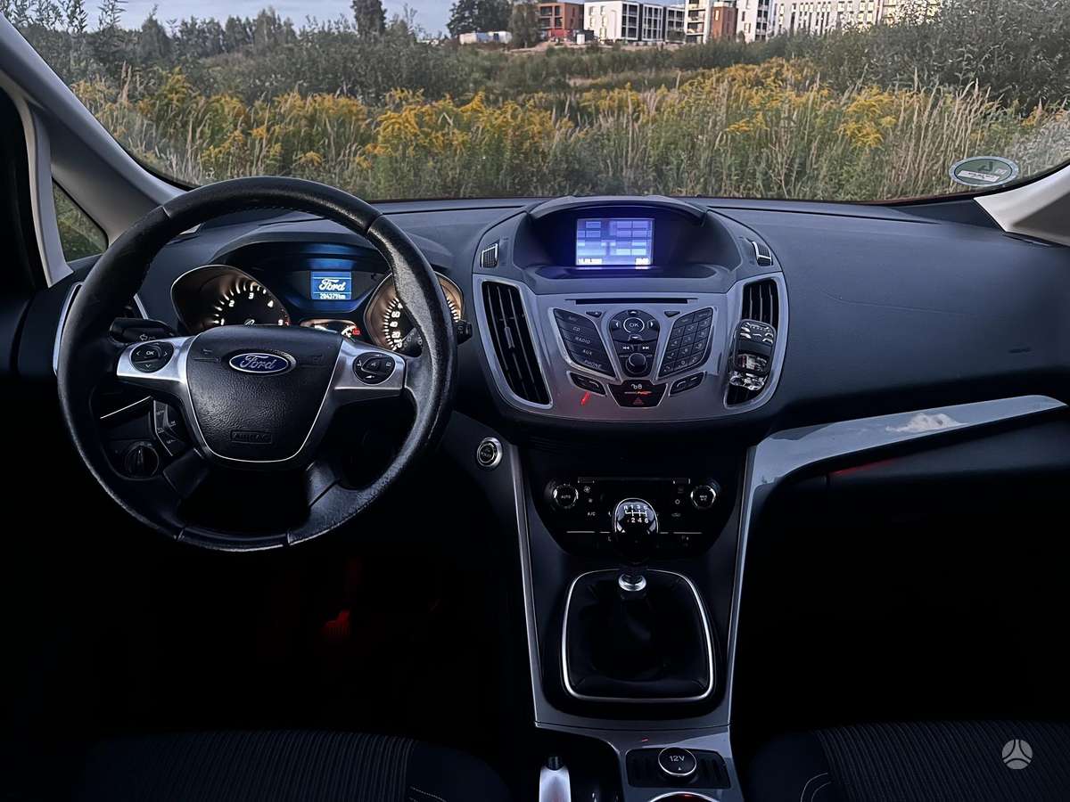 Ford Grand 2013 — photo 11