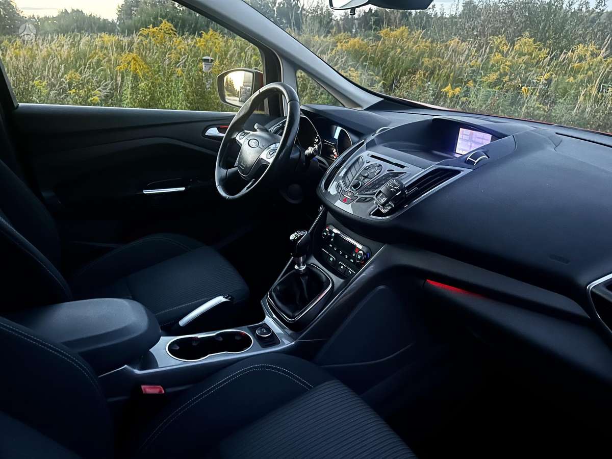 Ford Grand 2013 — photo 13