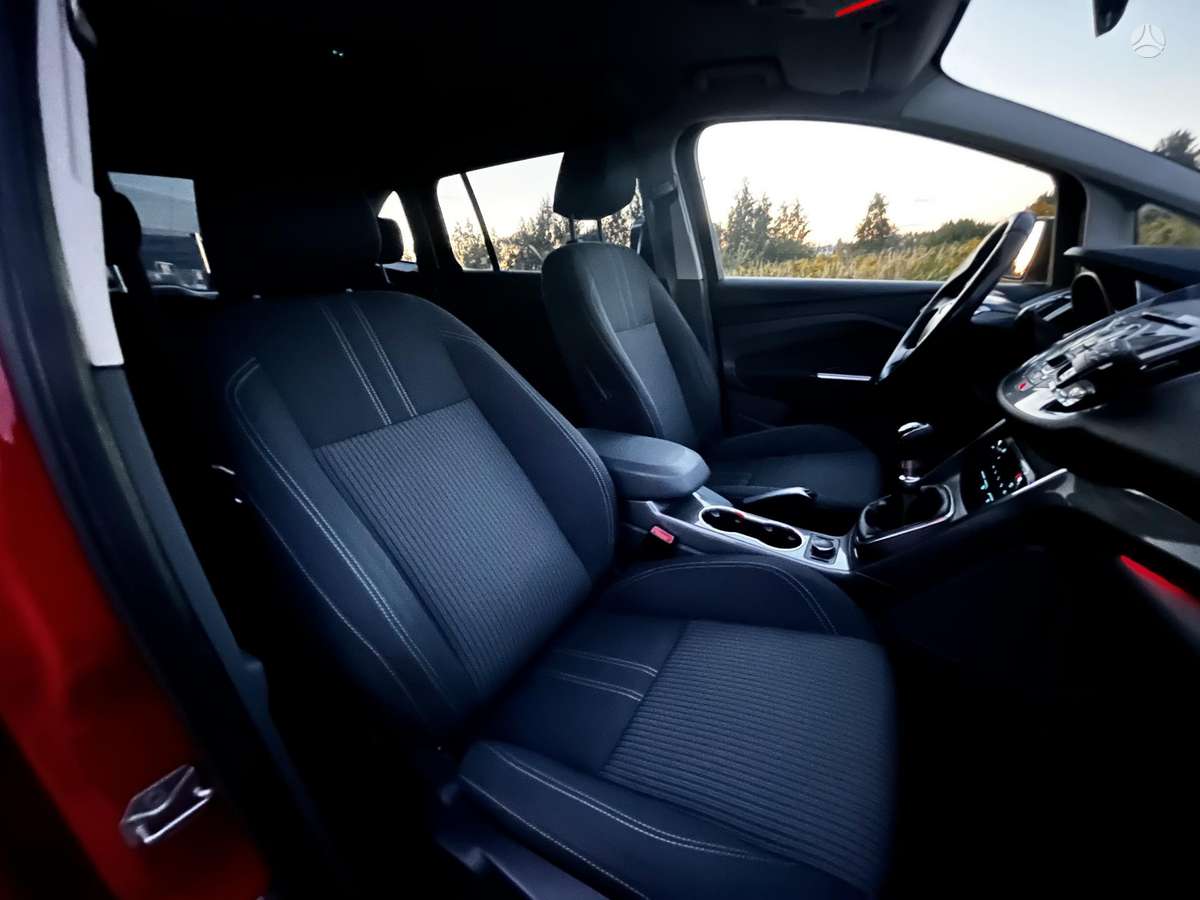 Ford Grand 2013 — photo 14