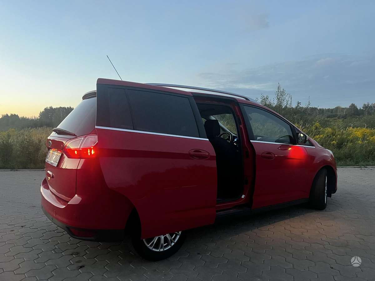 Ford Grand 2013 — photo 8
