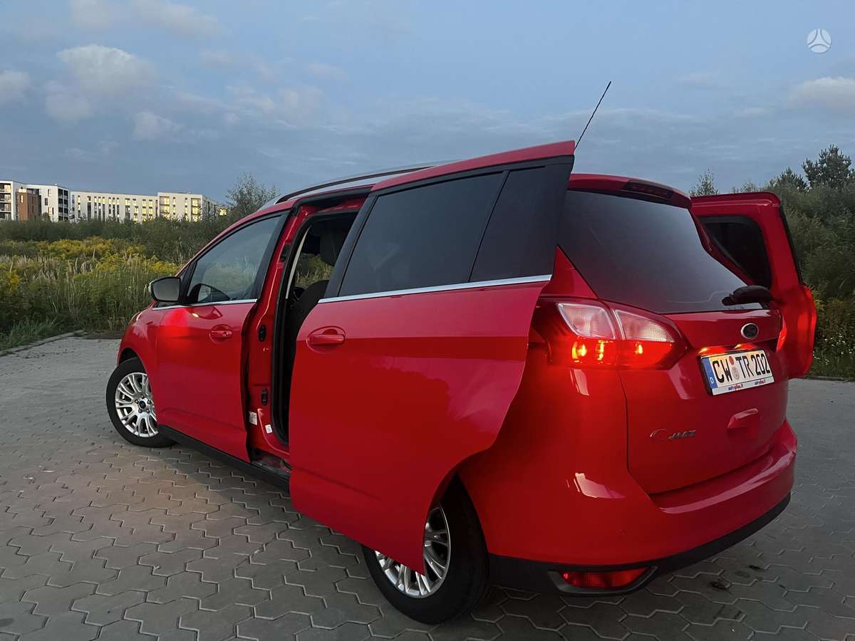 Ford Grand 2013 — photo 9