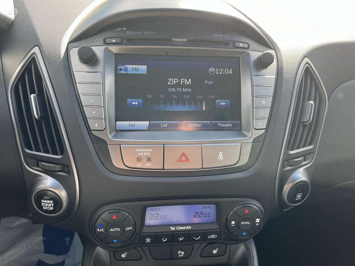 Hyundai ix35 2014 — photo 24