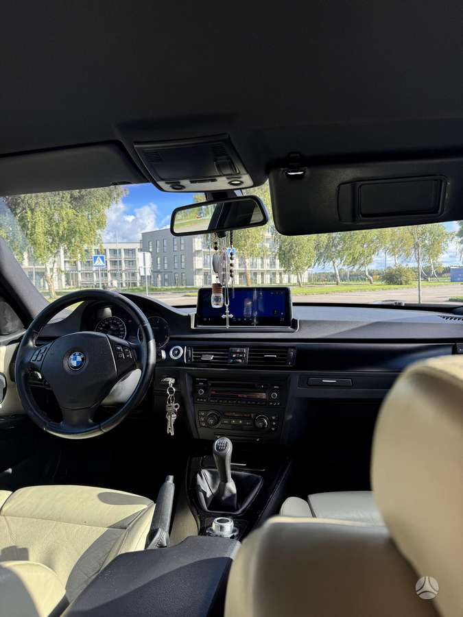 BMW 320 2005 — photo 7