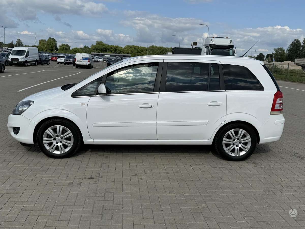Opel Zafira 2013 — engine 1700 cm³, 125 HP (92kW)