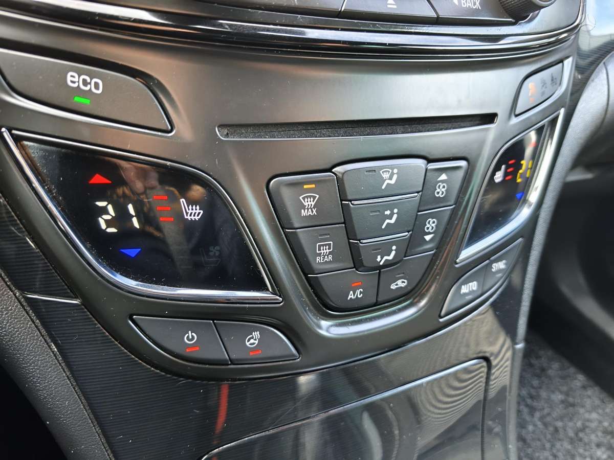 Opel Insignia 2014 — photo 18
