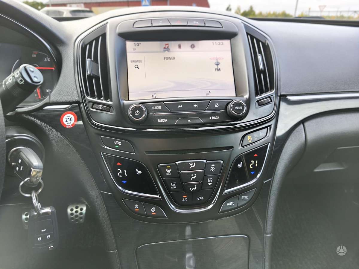 Opel Insignia 2014 — photo 22