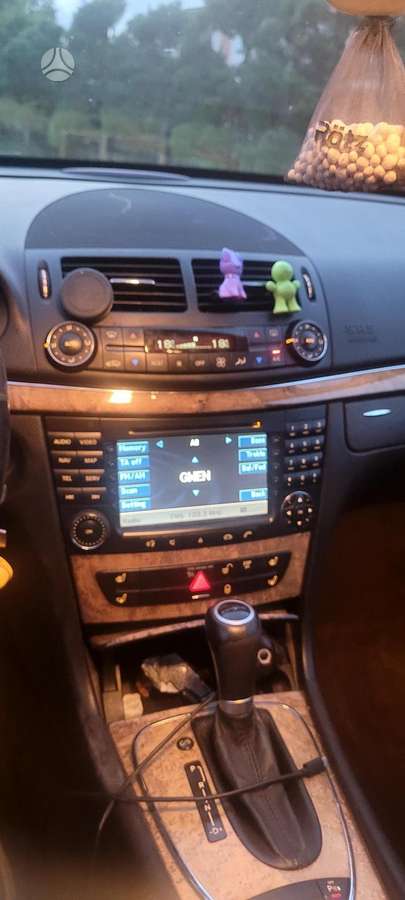Mercedes-Benz E320 2006 — photo 6
