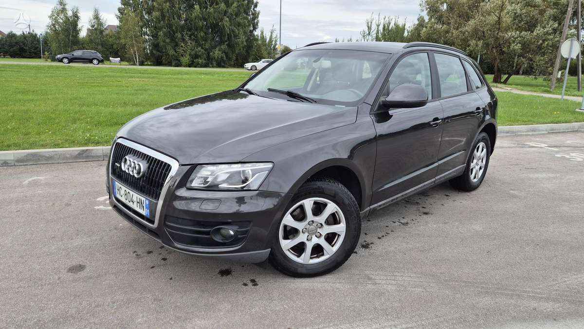 Audi Q5 2011 — rear view