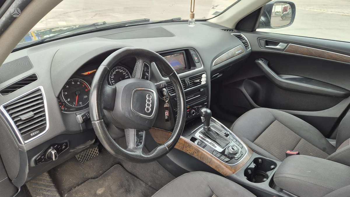 Audi Q5 2011 — photo 32