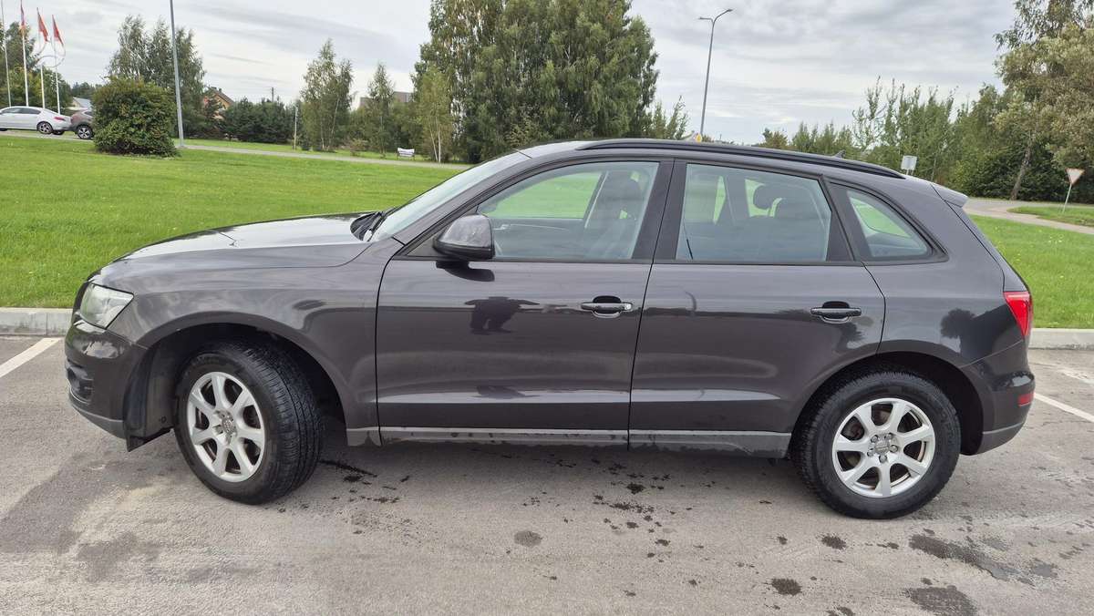 Audi Q5 2011 — engine 1984 cm³, 211 HP (155kW)