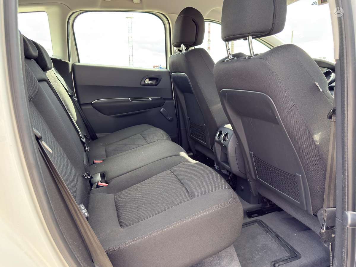 Peugeot 3008 2010 — photo 9