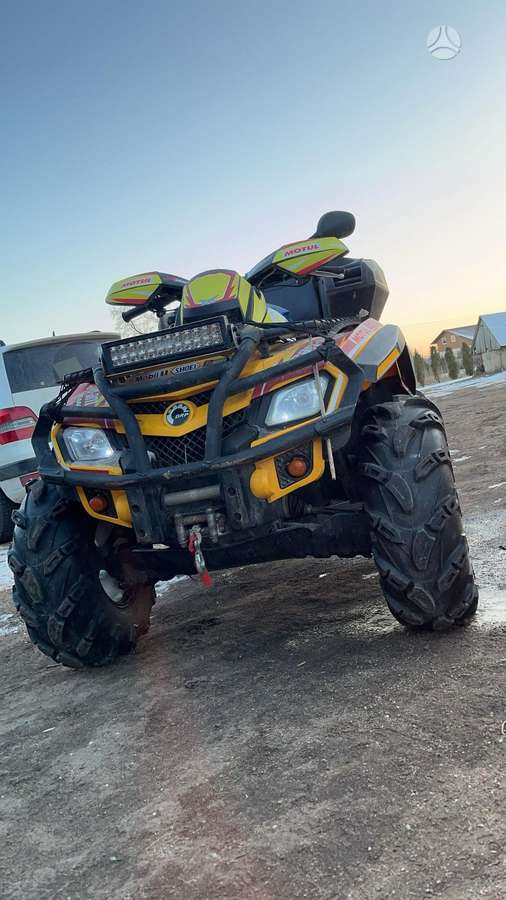 Can-Am Outlander 2008 — rear view