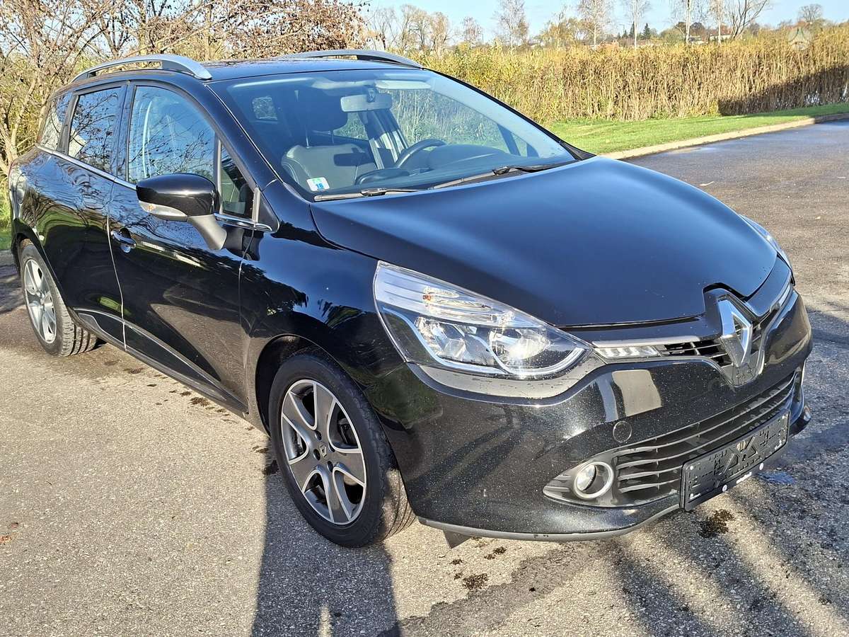 Renault Clio 2015 — вигляд ззаду