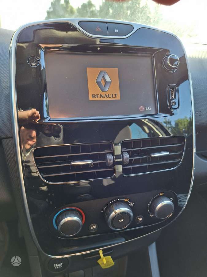 Renault Clio 2015 — фото 8