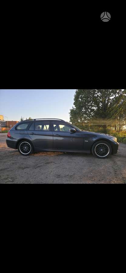 BMW 320 2005 — interior