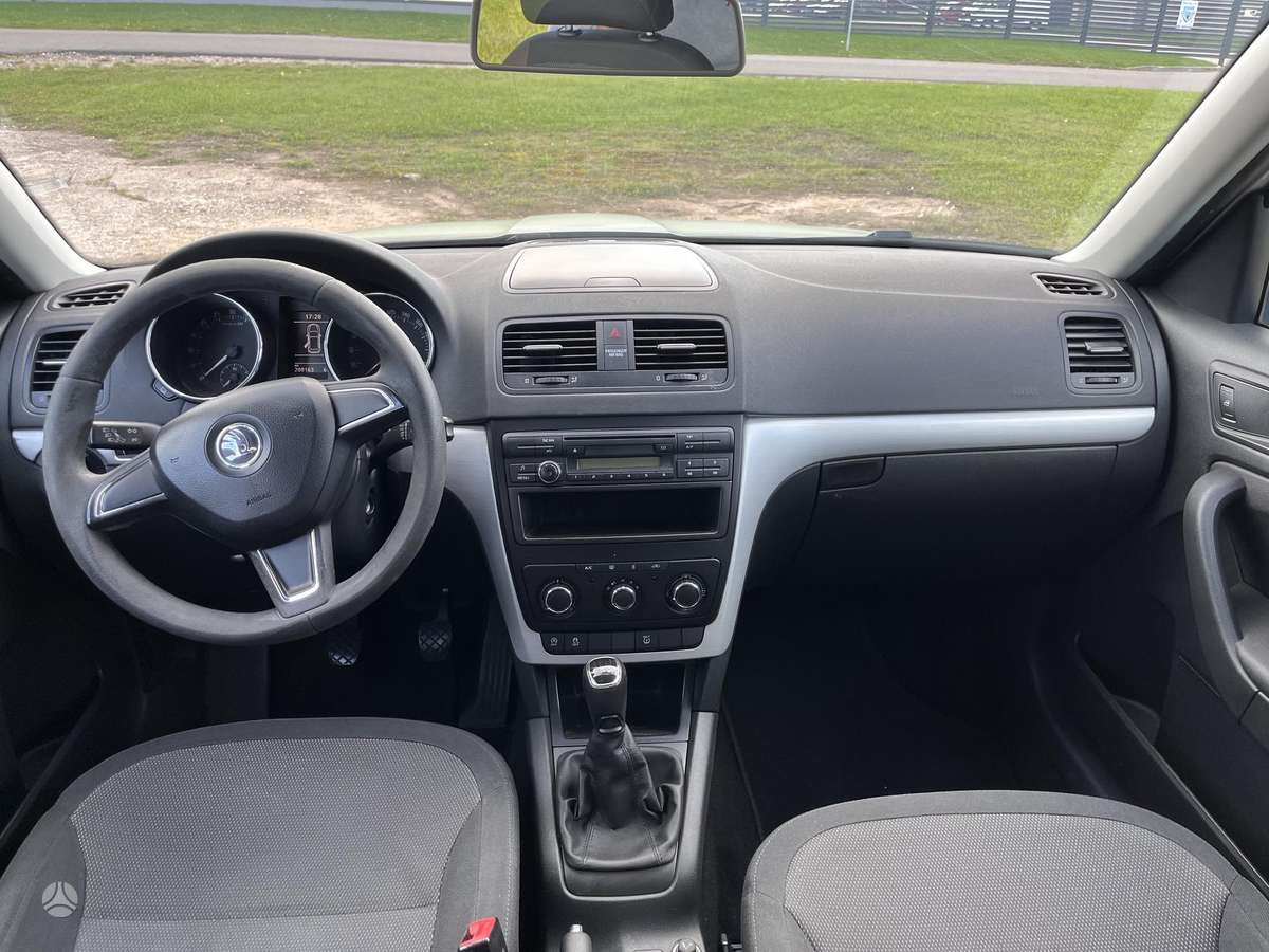 Skoda Yeti 2015 — photo 12