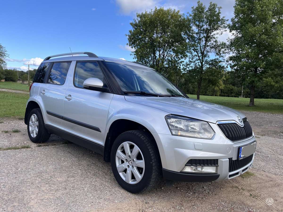 Skoda Yeti 2015 — rear view