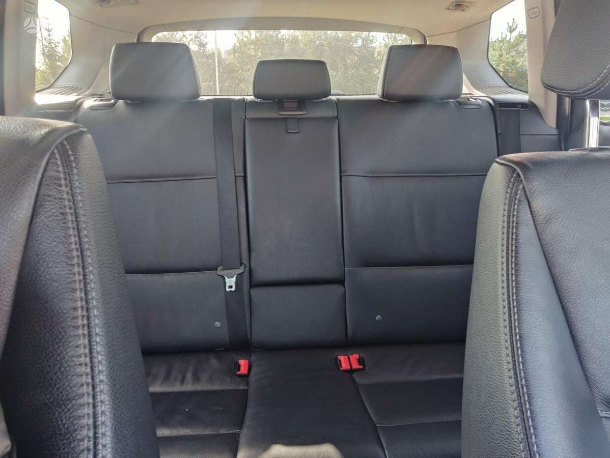 BMW X3 2012 — салон