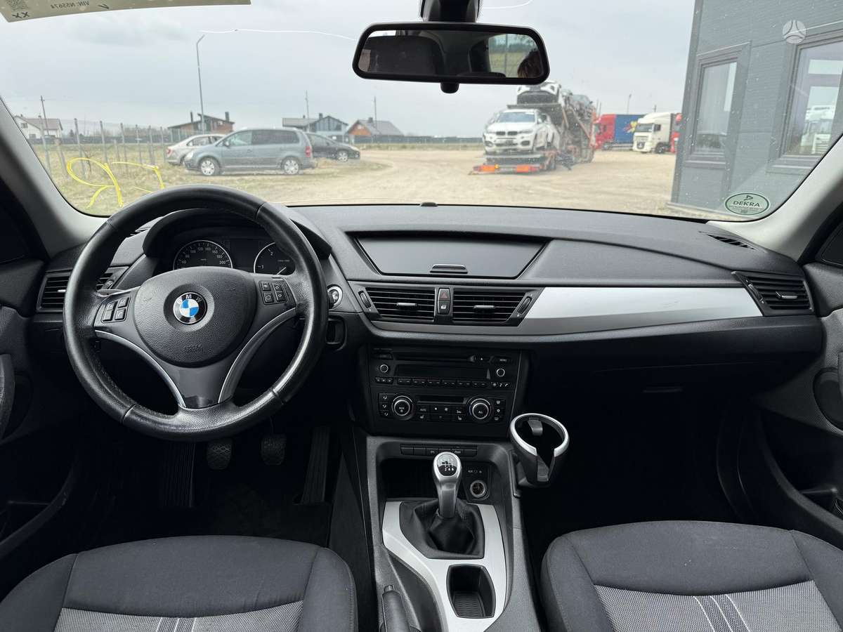 BMW X1 2010 — фото 13