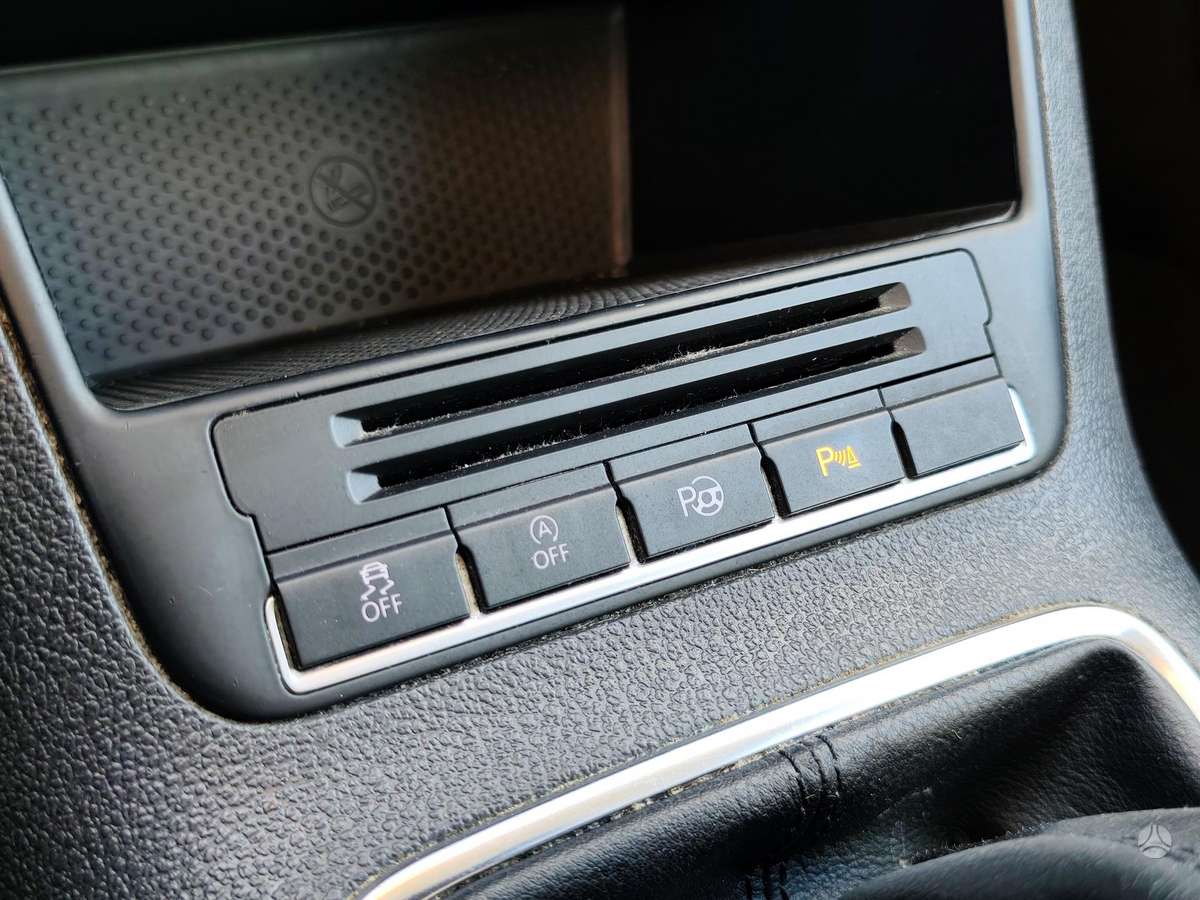 Volkswagen Tiguan 2012 — photo 10
