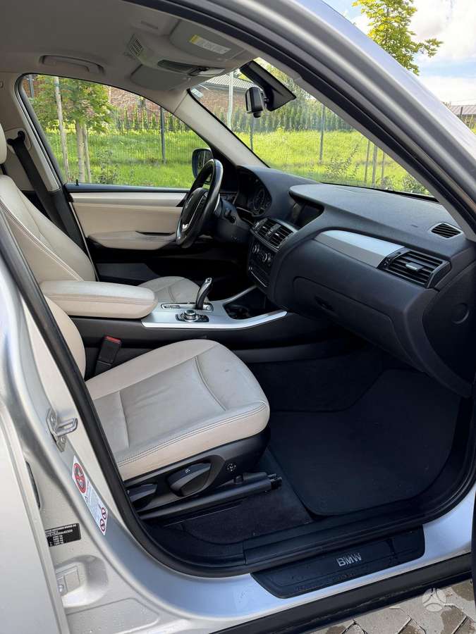 BMW X3 2012 — photo 9