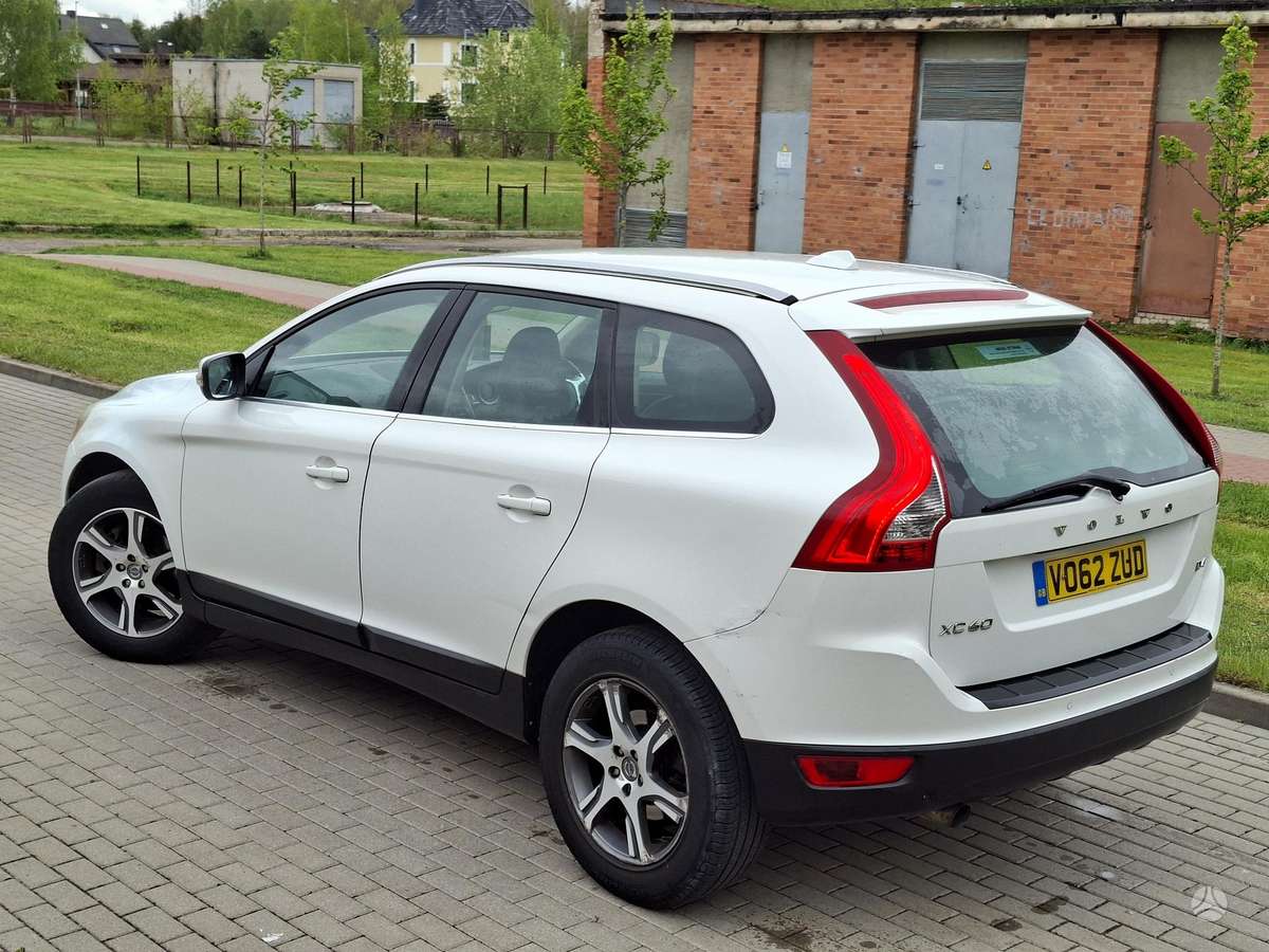 Volvo XC60 2012 — вигляд ззаду